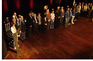 Jovens organizam “Grande Ato de Yom Hashoah”