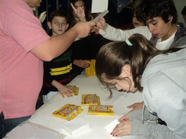 Alunos do Colégio Renascença vivenciam as tradições do Rosh Hashaná