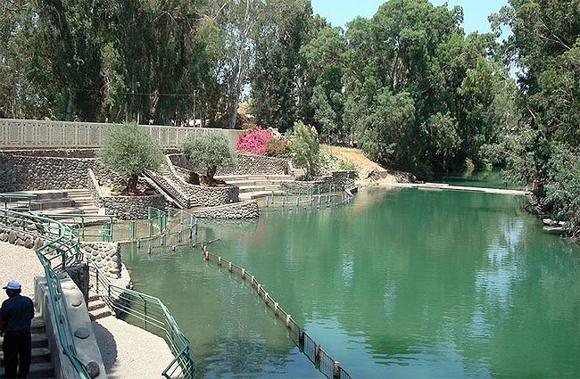 Local de batismo no Rio Jordão é reaberto