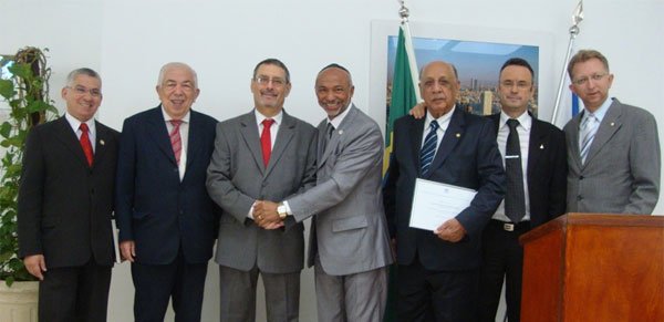 FrenPazBril recebe Monção de Louvor