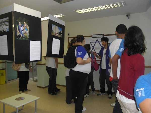 Exposição sobre o Holocausto no Sesi Laranjeiras