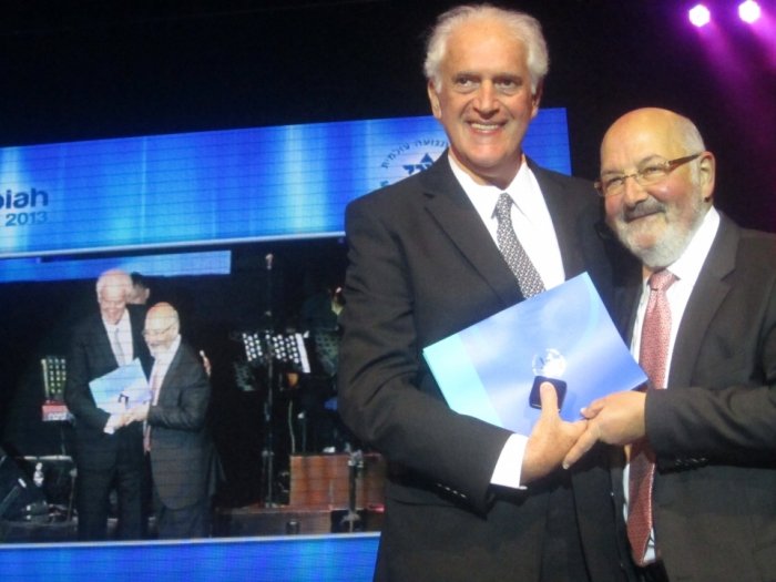 Jack Terpins recebe prêmio em Israel