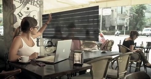 Persiana ao toque de um botão