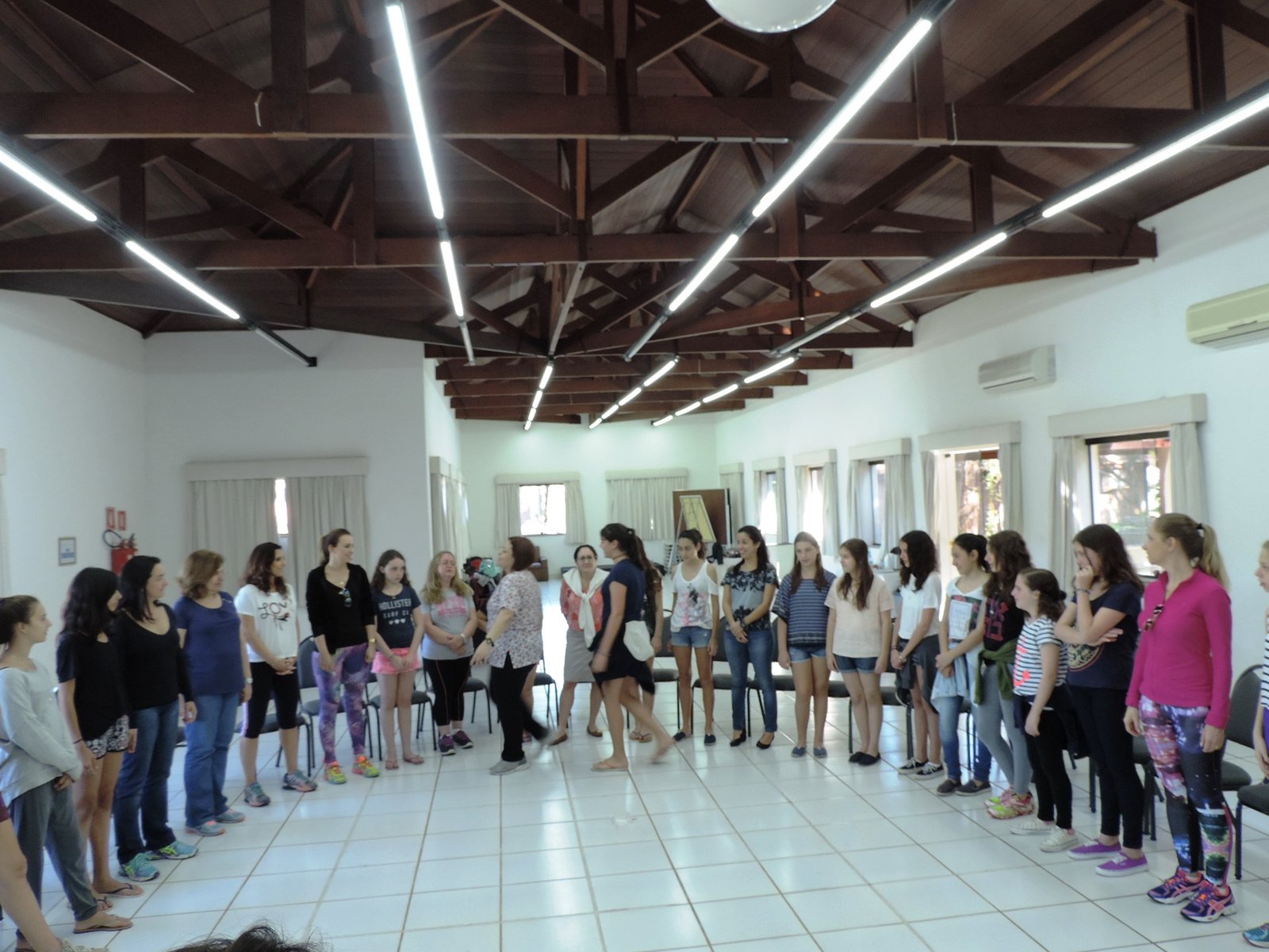 MÃES FILHAS ESTREITAM LAÇOS