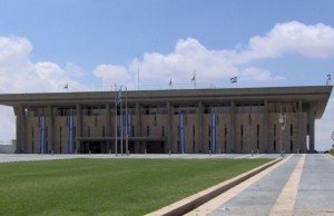 PROVOCAÇÃO AMEAÇA A DEMOCRACIA