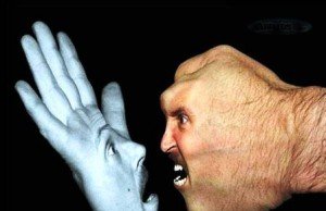 HOLOCAUSTO É TEMA DE PALESTRA DE ESPECIALISTAS INTERNACIONAIS