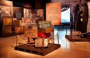 MOSTRA EM ESTAÇÃO DA CPTM RETRATA O HOLOCAUSTO