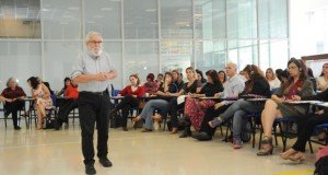 ESPECIALISTA ISRAELENSE ABORDA O CONFLITO DE VALORES NO JUDAÍSMO