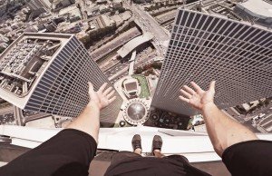 No topo do prédio mais alto de Tel Aviv