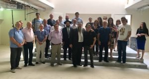 Tour Familiar na futura sede da Sinagoga Knesset Israel reúne netos de fundadores do Groisse Shil