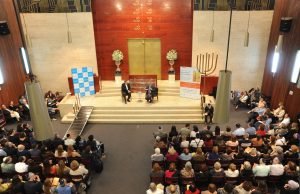 Rabino Michel Schlesinger lança seu primeiro livro em grande evento na CIP