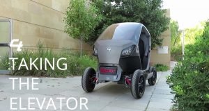 Seu carro no elevador do seu prédio