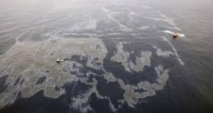 Solução israelense para derramamento de óleo é implementada no Porto de Santos