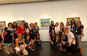 Chaverot da Na’amat Brasil participam de visita guiada à exposição Tarsila Popular