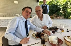 A verdade mostra a cauda