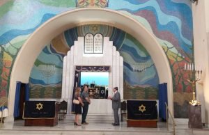 Presidente dos Amigos da Marinha visita o Grande Templo Israelita