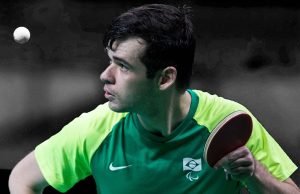 Israel Stroh está entre os 5 mesatenistas brasileiros confirmados para a Paralimpíadas