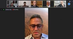 Tal Keinan autor de “God is in the crowd” discute o futuro do judaísmo com jovens da CIP e do Taglit