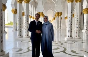 O presidente Isaac Herzog e a primeira-dama visitam a Grande Mesquita Sheikh Zayed em Abu Dhabi