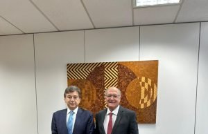 Presidente da CONIB tem encontro com Geraldo Alckmin em Brasília