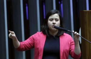 Projeto considera crime negar o Holocausto