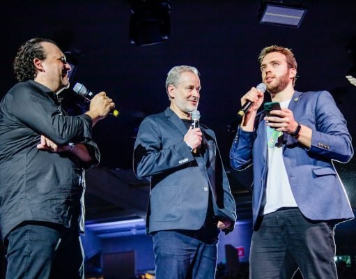 O ator e produtor da série israelense Fauda, Lior Raz, lotou o Clube Hebraica