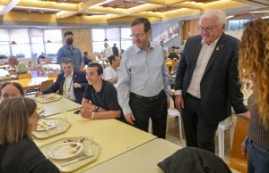 Presidentes de Israel e da Alemanha visitam o Kibutz Be’eri