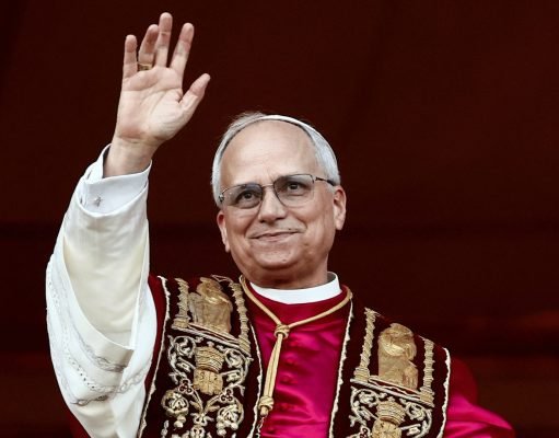 O presidente Isaac Herzog conversa com o Papa Leão XIV