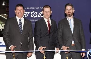 Israel apresenta sistemas avançados de defesa e inovação aeroespacial na ADEX 2025, em Seul