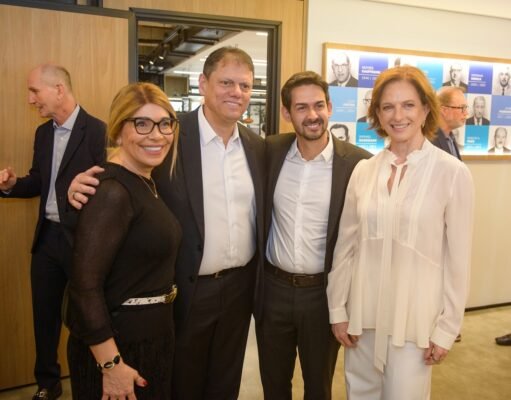 Governador Tarcísio de Freitas visita a Fisesp