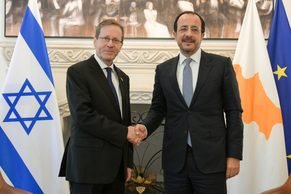 O presidente Herzog se reuniu com o presidente do Chipre