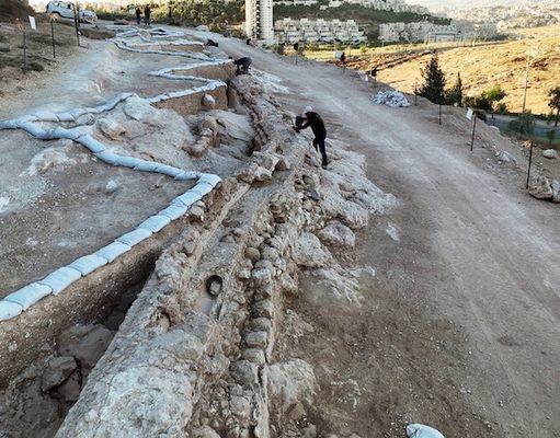Aqueduto de 2 mil anos é descoberto em Jerusalém